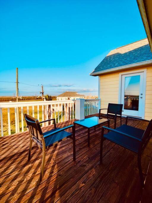 Sunny Delight - Sleeps 10 - Generous Space! Bolivar Peninsula Exterior photo