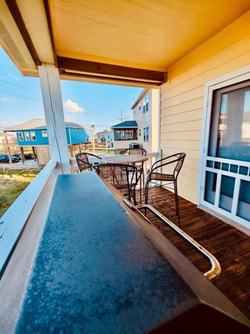 Sunny Delight - Sleeps 10 - Generous Space! Bolivar Peninsula Exterior photo