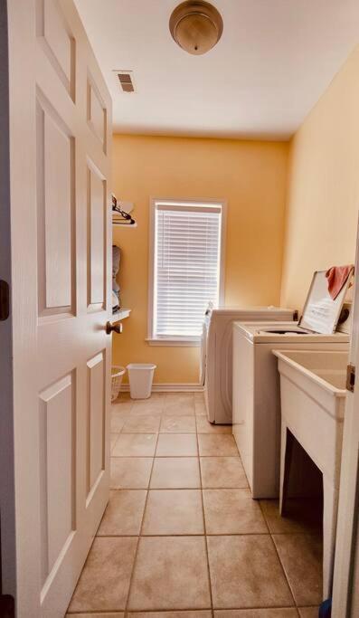Sunny Delight - Sleeps 10 - Generous Space! Bolivar Peninsula Exterior photo
