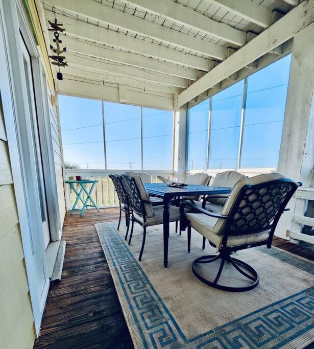 Sunny Delight - Sleeps 10 - Generous Space! Bolivar Peninsula Exterior photo