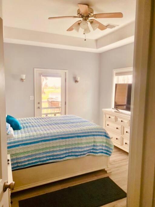 Sunny Delight - Sleeps 10 - Generous Space! Bolivar Peninsula Exterior photo