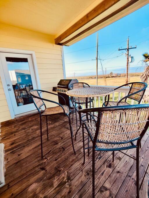 Sunny Delight - Sleeps 10 - Generous Space! Bolivar Peninsula Exterior photo